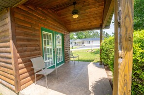 베이직 캐빈, 더블침대 1개, 금연, 반려동물 동반 가능 | 테라스/파티오