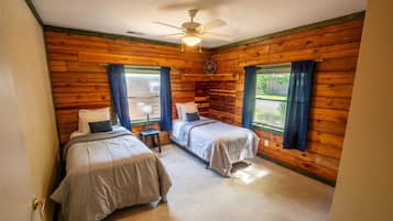 Family Cabin, Multiple Beds, Accessible Bathtub, Pets Allowed | Individually decorated, individually furnished, free WiFi, bed sheets