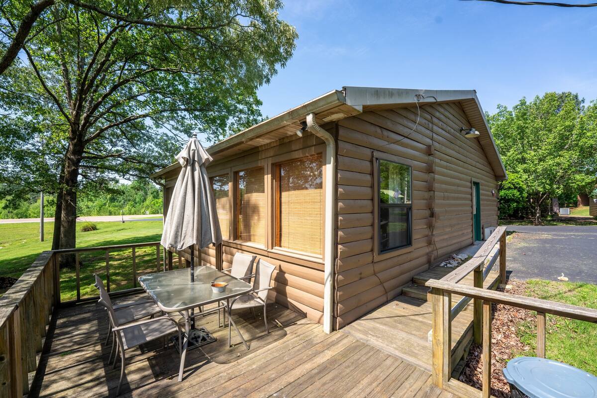 Luxury Cabin, 3 Bedrooms, Non Smoking, Pets Allowed | Terrace/patio