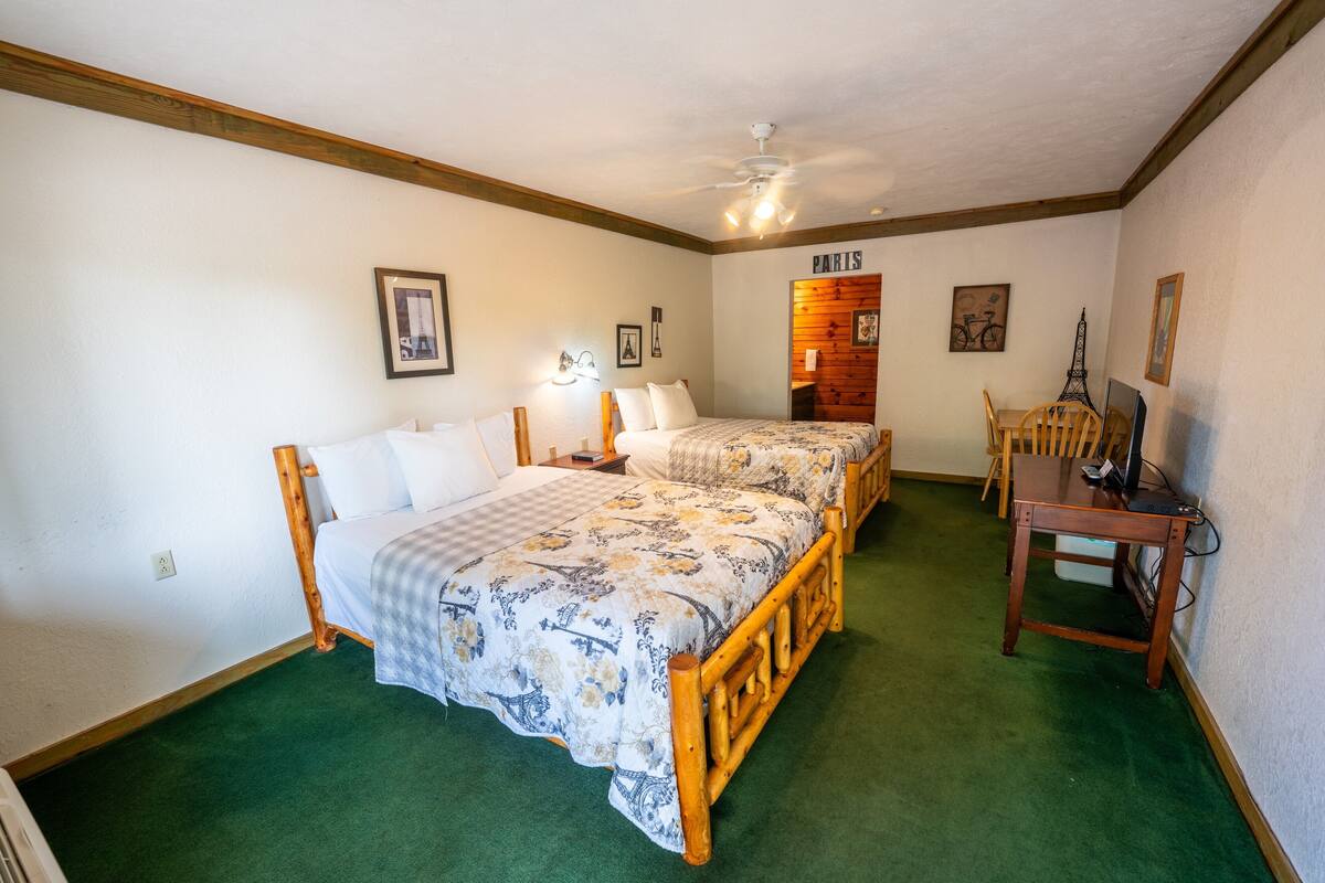 Deluxe Double Room, Multiple Beds, Non Smoking, Housekeeping | Individually decorated, individually furnished, free WiFi, bed sheets
