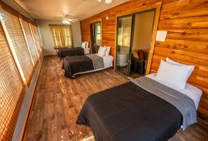 럭셔리 캐빈, 침실 3개, 금연, 반려동물 동반 가능 | 각각 다른 스타일의 인테리어, 각각 다르게 가구 비치, 무료 WiFi, 침대 시트