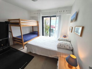 2 chambres, fer et planche à repasser, Wi-Fi, draps fournis