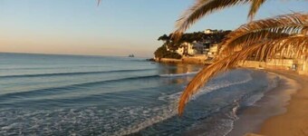House with terrace and beach access on foot
