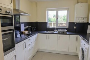 Cookware/dishes/utensils - The Picnic Patch at Eamont Park (Penrith)