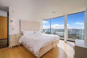 4 chambres, fer et planche à repasser, Wi-Fi, draps fournis