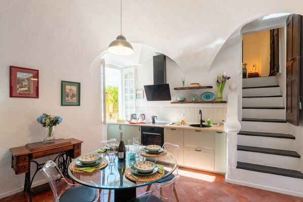 Fridge, dishwasher, toaster, ice maker