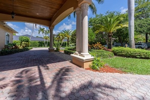 Property grounds - Private Villa • Pool & Waterfall (Cutler Bay)