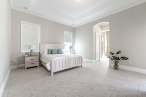 4 bedrooms, iron/ironing board, free WiFi, bed sheets