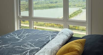 Luxurious House with pond view and Jacuzzi