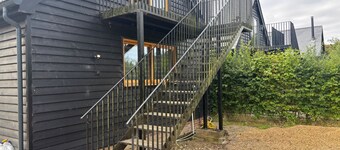 Pond View Loft - Sleeps 2 - Pet Friendly