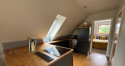 Pond View Loft - Sleeps 2 - Pet Friendly