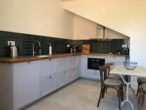 Microwave, oven, stovetop, dishwasher
