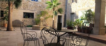 Renovated stone building - 4 luxury apts each on-suite in SW France wine village