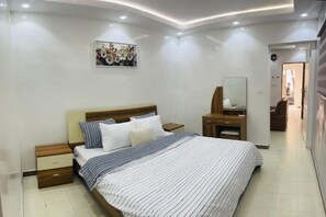 1 bedroom, free WiFi, bed sheets