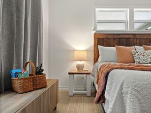 2 bedrooms, desk, iron/ironing board, free WiFi