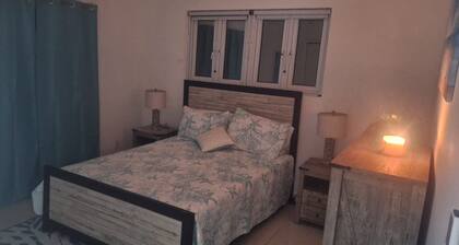 Charming cottage in Exuma for a relaxing getaway. Come and enjoy Hideaway Cove