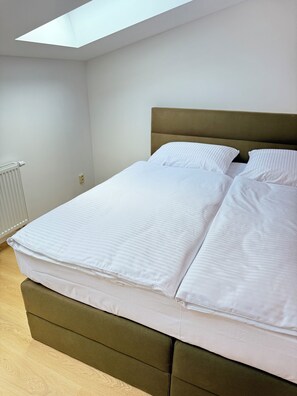 1 bedroom, iron/ironing board, internet, bed sheets