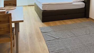 1 bedroom, iron/ironing board, internet, bed sheets