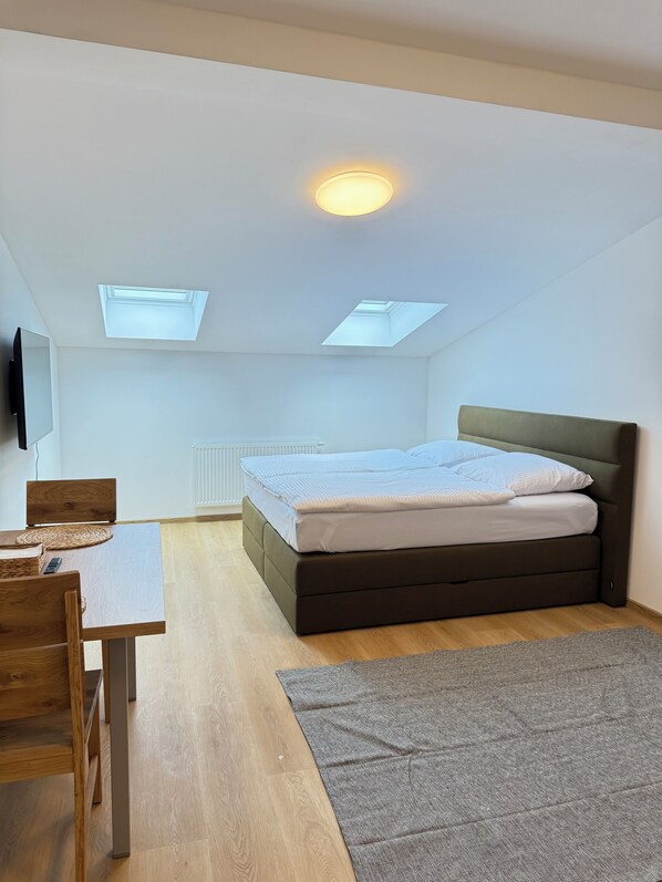 1 bedroom, iron/ironing board, internet, bed sheets