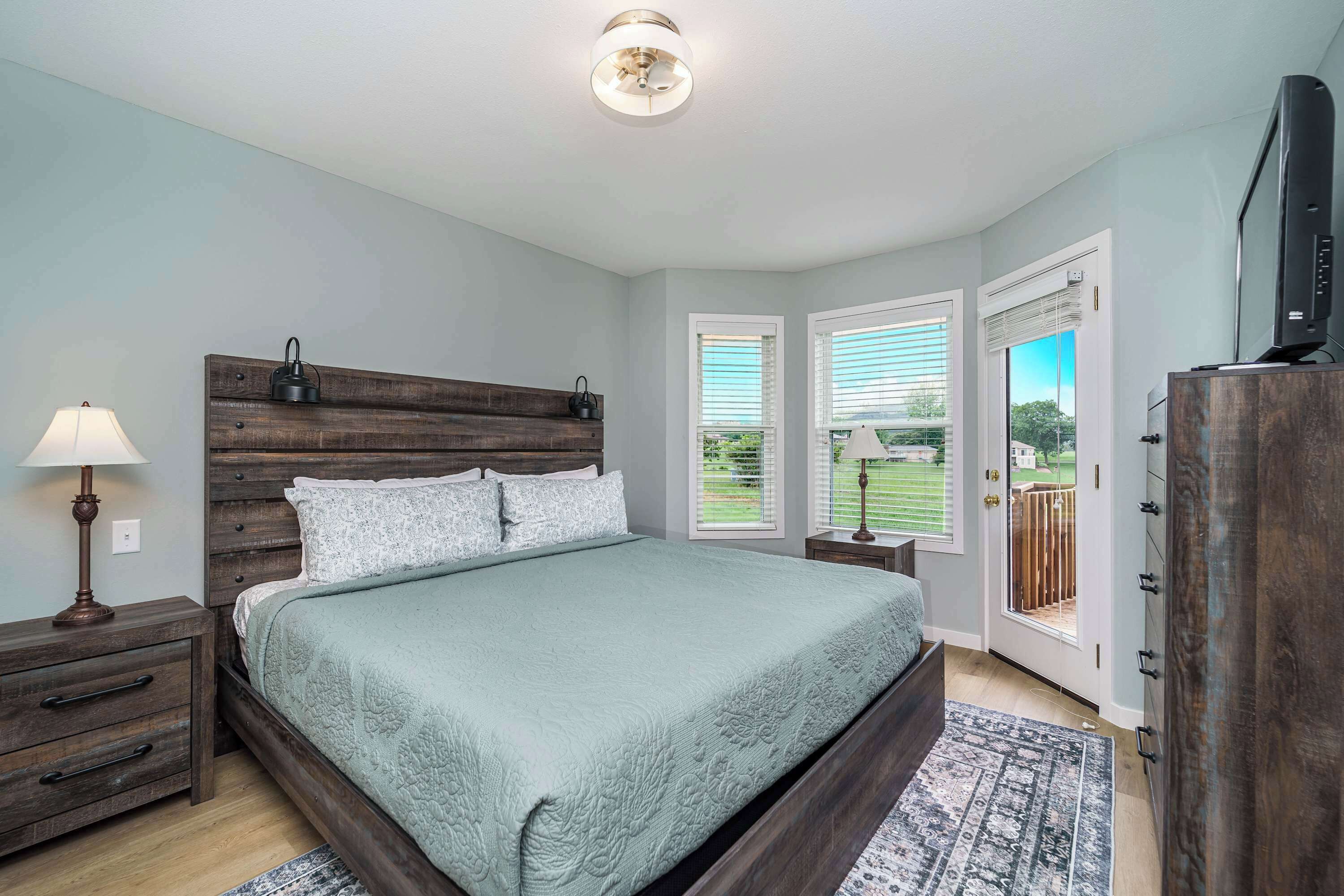 3 bedrooms, desk, iron/ironing board, WiFi