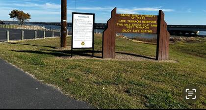 Lake House in West Tawakoni. Private room only with whole house amenities