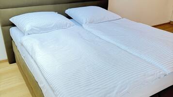 1 bedroom, iron/ironing board, internet, bed sheets