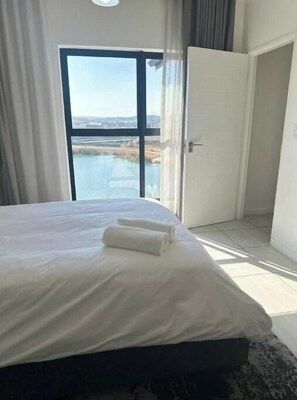 1 chambre, fer et planche à repasser, Wi-Fi, literie fournie