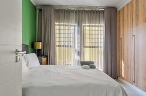 3 chambres, fer et planche à repasser, Wi-Fi, draps fournis
