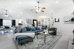 Smart TV, fireplace, computer monitors