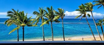 Oceanfront Maui Escape! Panoramic Views, Pool, Hot Tub & Steps to Beach