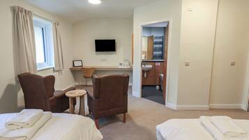 1 bedroom, individually decorated, individually furnished, free WiFi