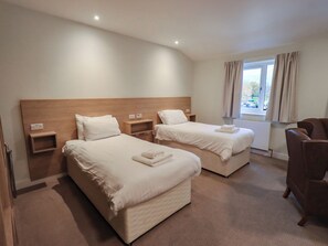 Cottage | 1 bedroom, individually decorated, individually furnished, free WiFi - Jubilee First-floor Twin Bedroom (Penrith)