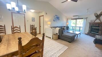 Una Smart TV, libros