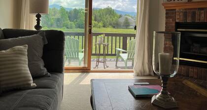 Family Paradise Welcoming 3-bedroom condo with AC in charming White Mountains