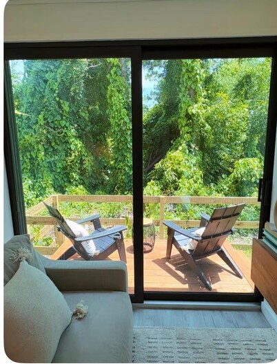 Zen Container Tiny Home with Yard, Fire Pit & Pet Friendly, FGCU, Restaurants
