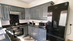 Shared Dormitory, 1 Bedroom | Interior - Room-cosy Double Bed to Stay Salford Pla (Salford)
