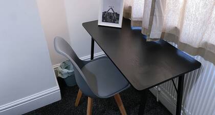 Room-cosy Double Bed to Stay Salford Pla