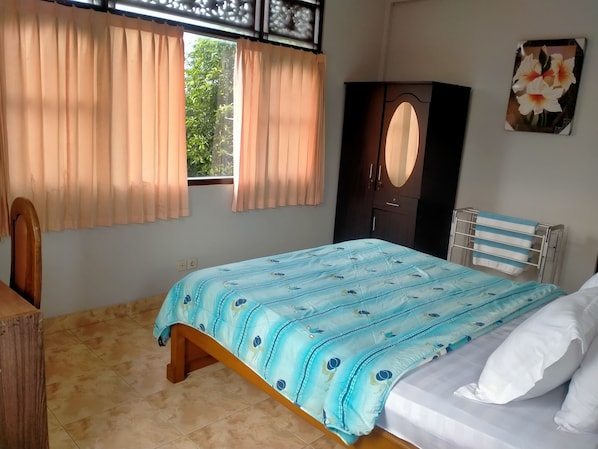 Standard Room | Desk, laptop workspace, free WiFi