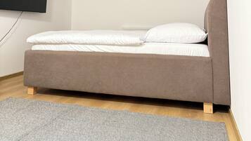 1 bedroom, iron/ironing board, internet, bed sheets