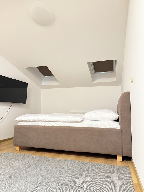 1 chambre, fer et planche à repasser, accès Internet, draps fournis