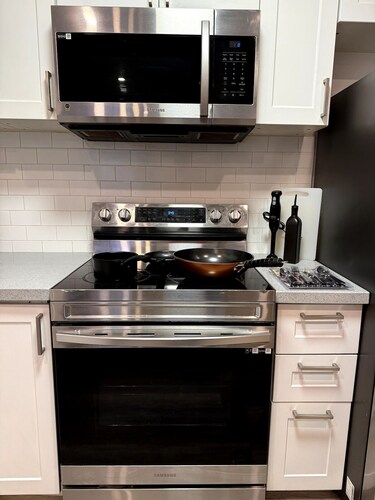 Studio Apartment | close to Windsor-Detroit Tunnel