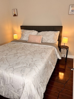 Iron/ironing board, internet, bed sheets