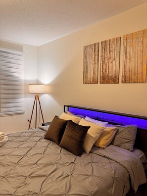 2 bedrooms, iron/ironing board, Internet, bed sheets