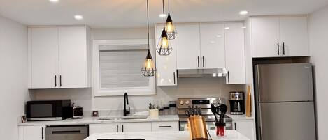 Fridge, microwave, oven, stovetop