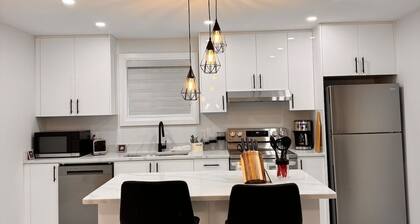 The Basement@Glidden/2bd 1bath walkout to backyard