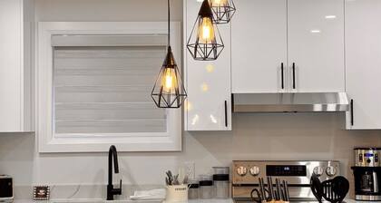 The Basement@Glidden/2bd 1bath walkout to backyard