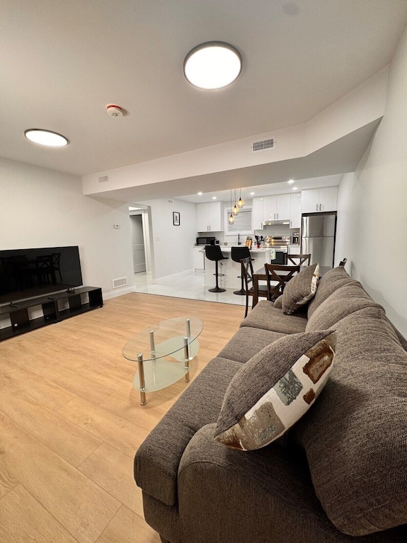 The Basement@glidden/2bd 1bath Walkout To Backyard - Detroit, MI