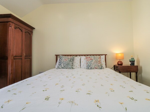 Individually decorated, individually furnished, free WiFi