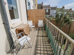 Property grounds - No. 33 (Scarborough)