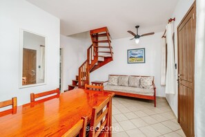 Basic Apartment | Bahagian dalam